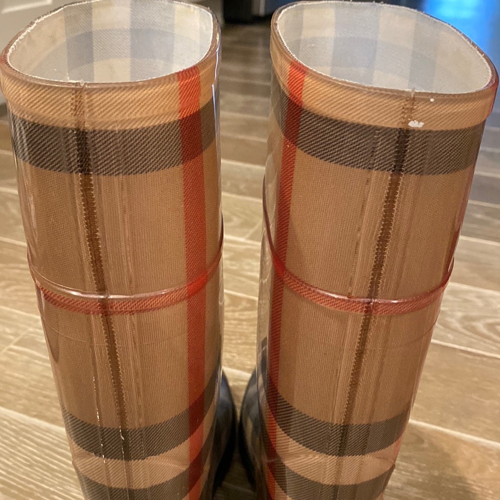 Burberry Rainboots - Picture 10 of 13
